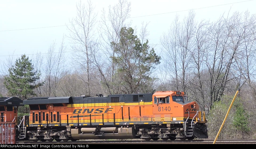 BNSF 8140